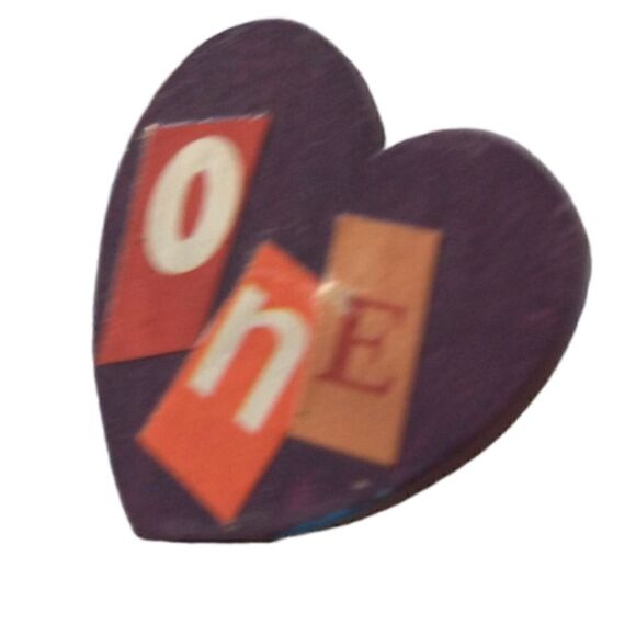 Valentines Day Brooch Heart One Pin Wood Handpainted Folk Art Simple Purple. - Picture 9 of 16